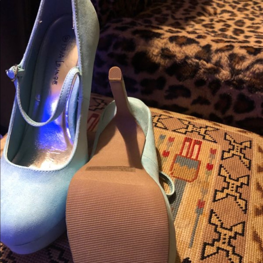 Beautiful heel light blue